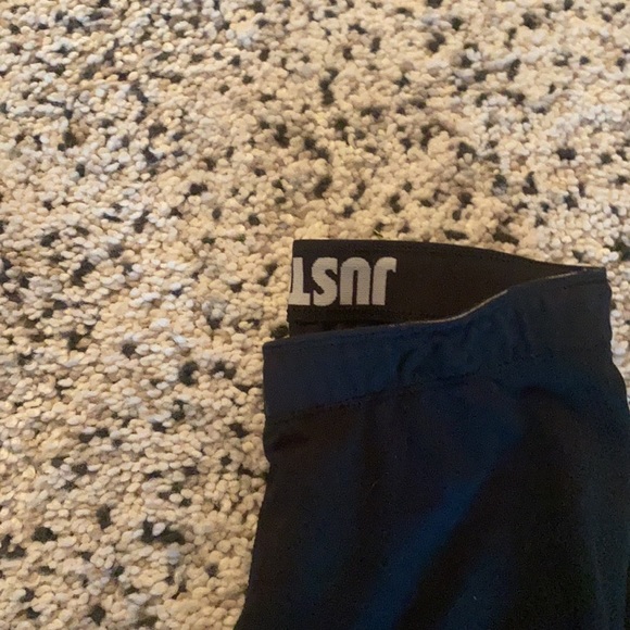 NIKE Black Sportswear Essential Leggings XS - Picture 6 of 6